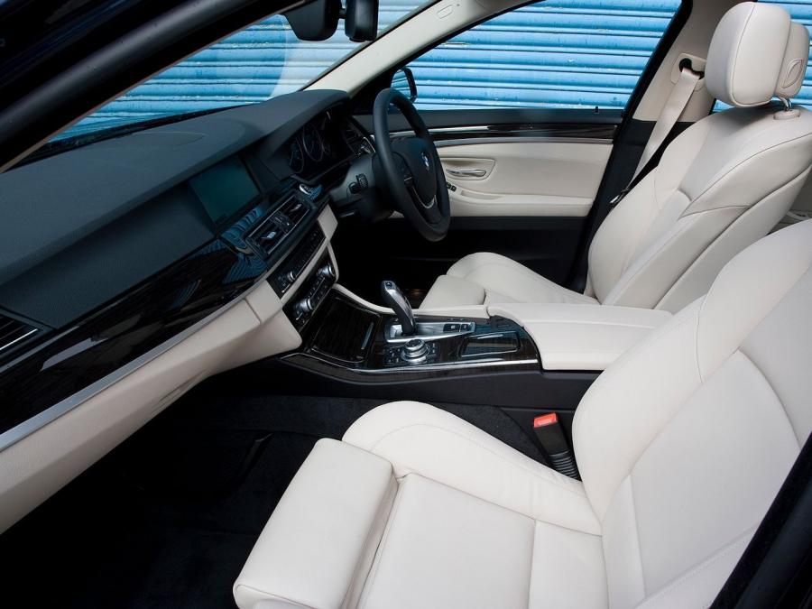  BMW 530d Sedan 2010 года  (UK) (фото 4 из 5)